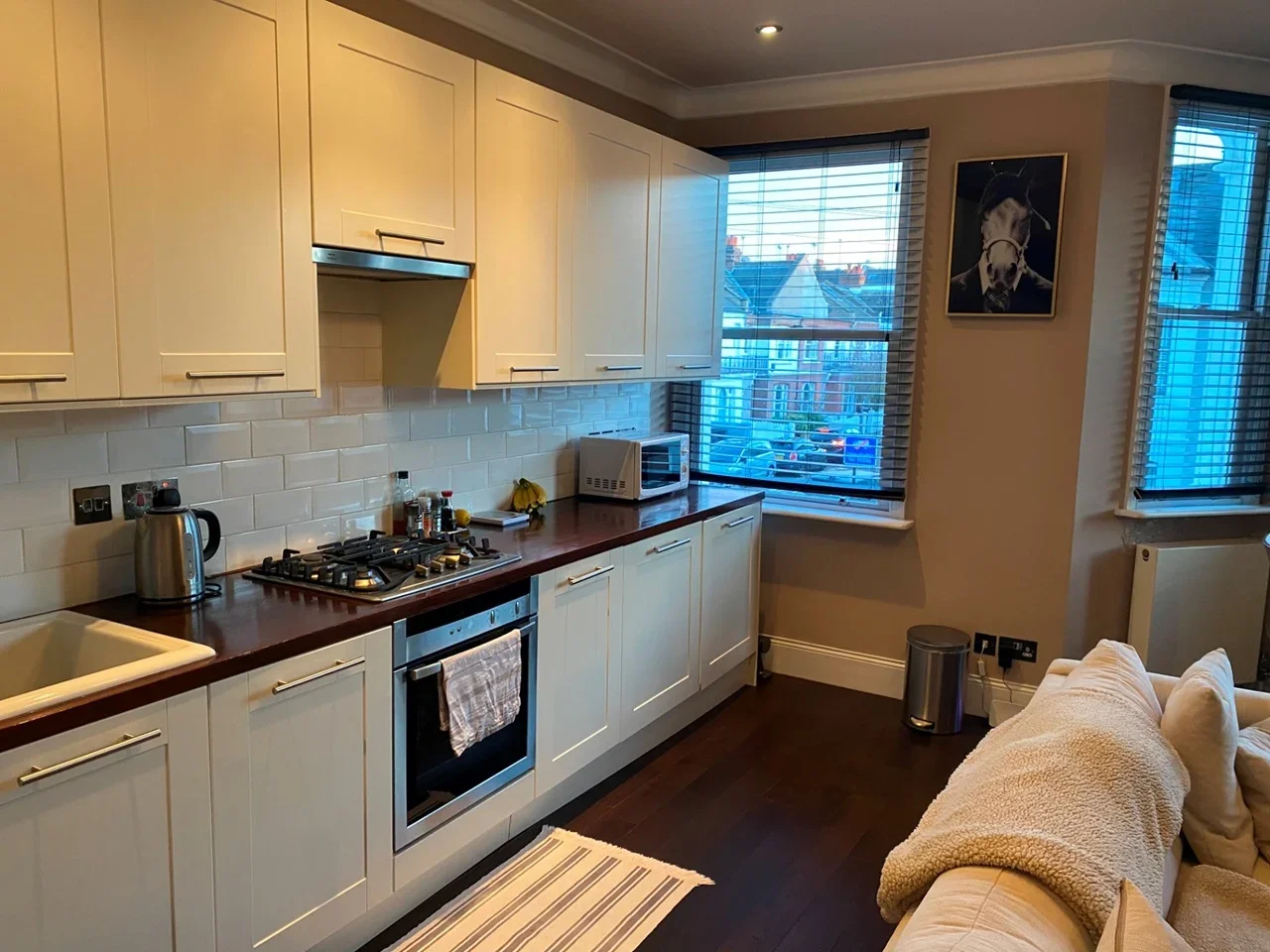 Flat Tournay Road in Greater London