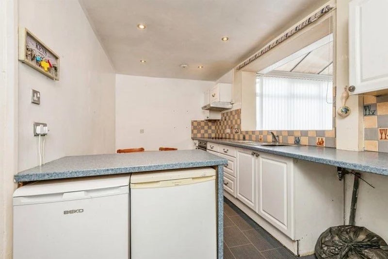 House Longfield Grove in Leeds