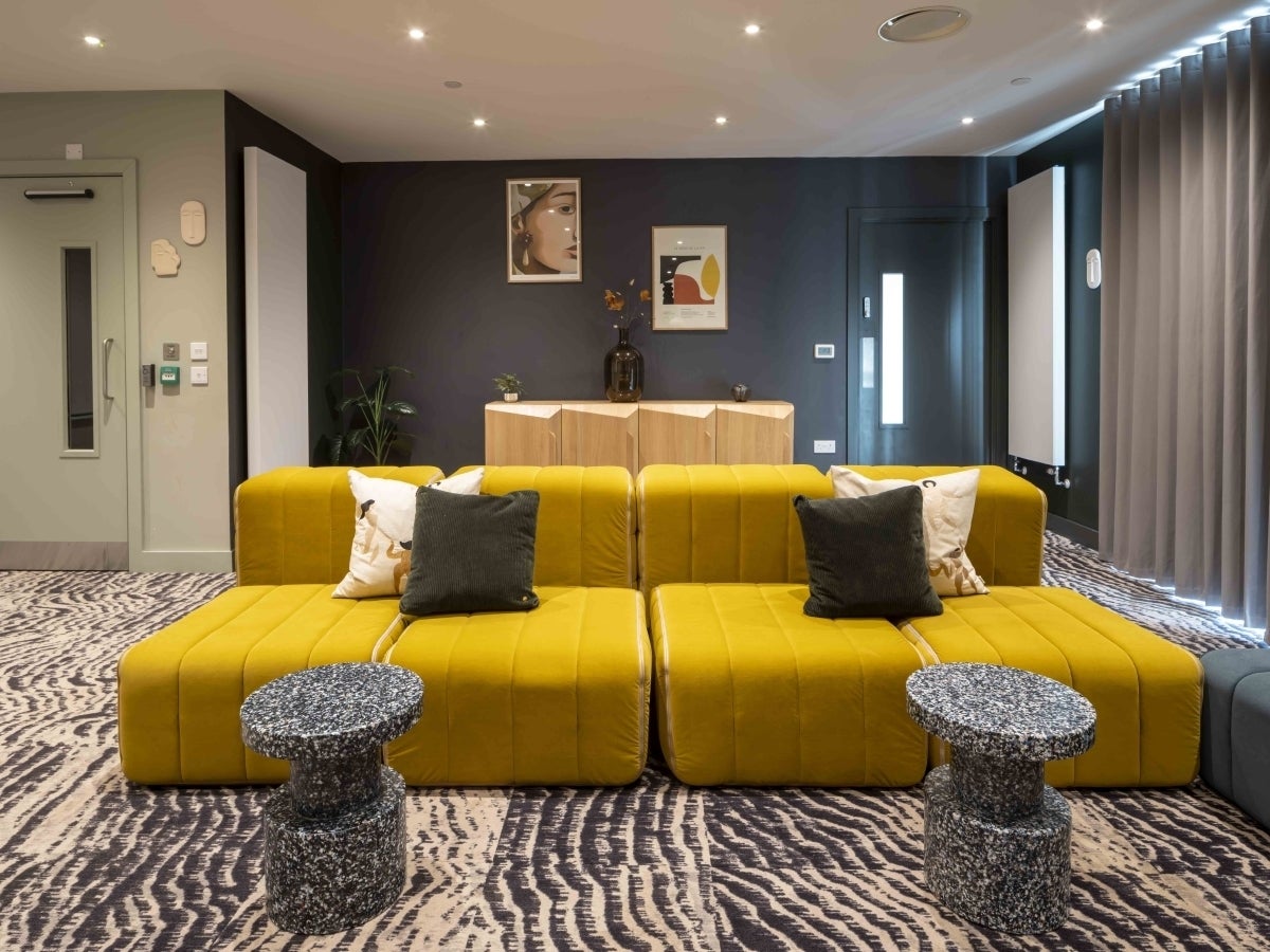 Flat Barking Wharf Square in Greater London