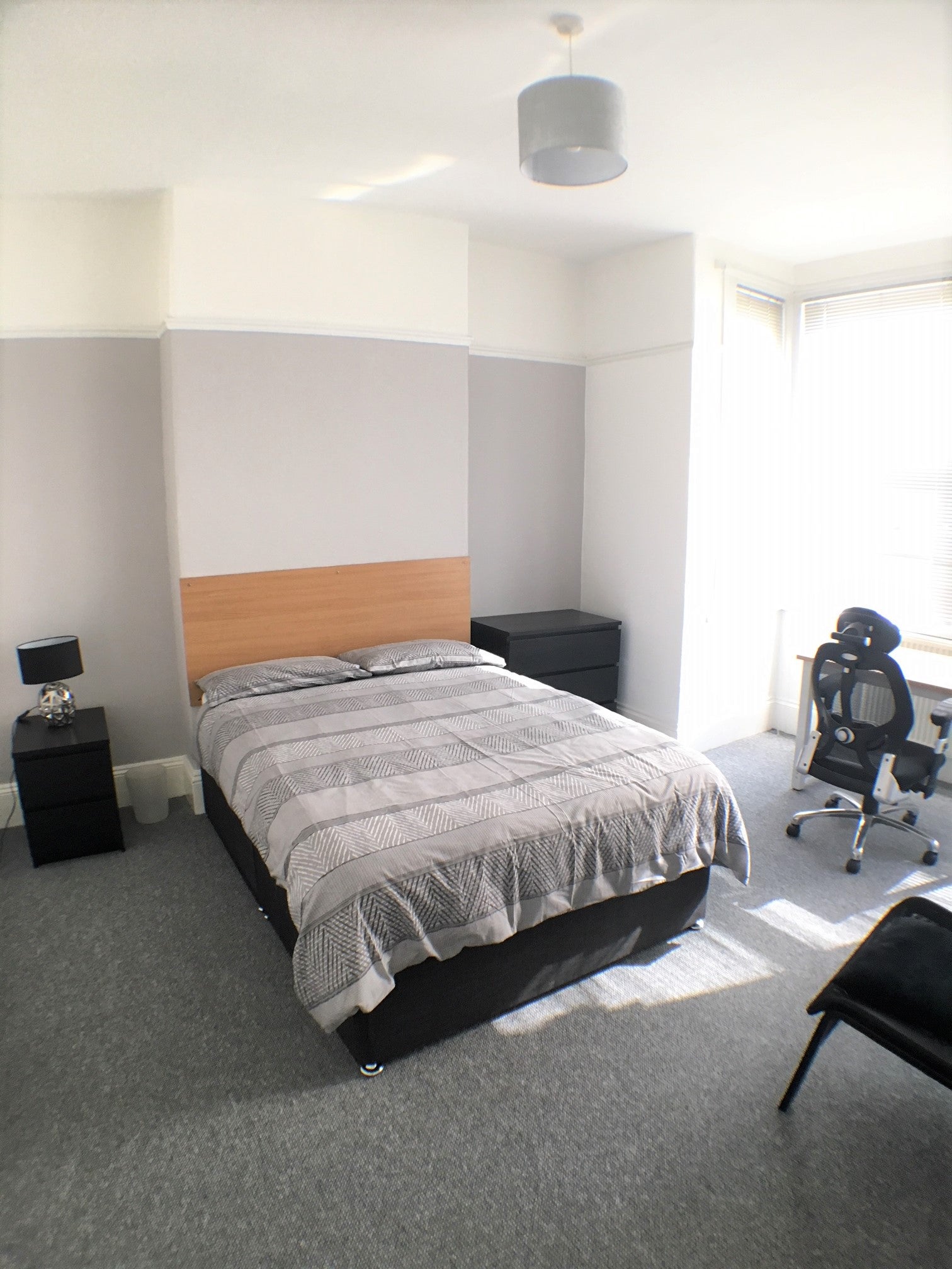 Room Winston Avenue in Plymouth