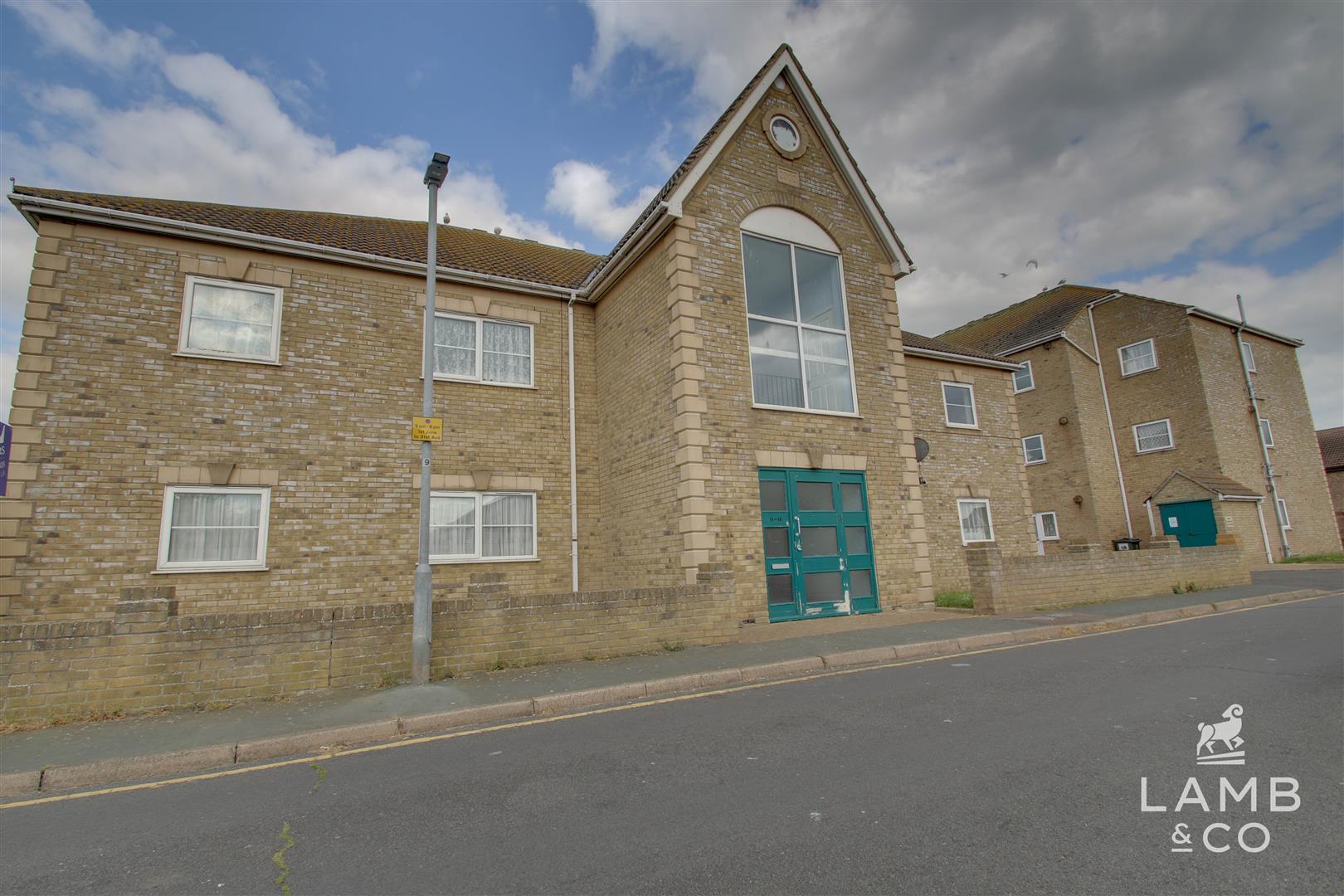 Flat Broadway in Clacton-on-Sea