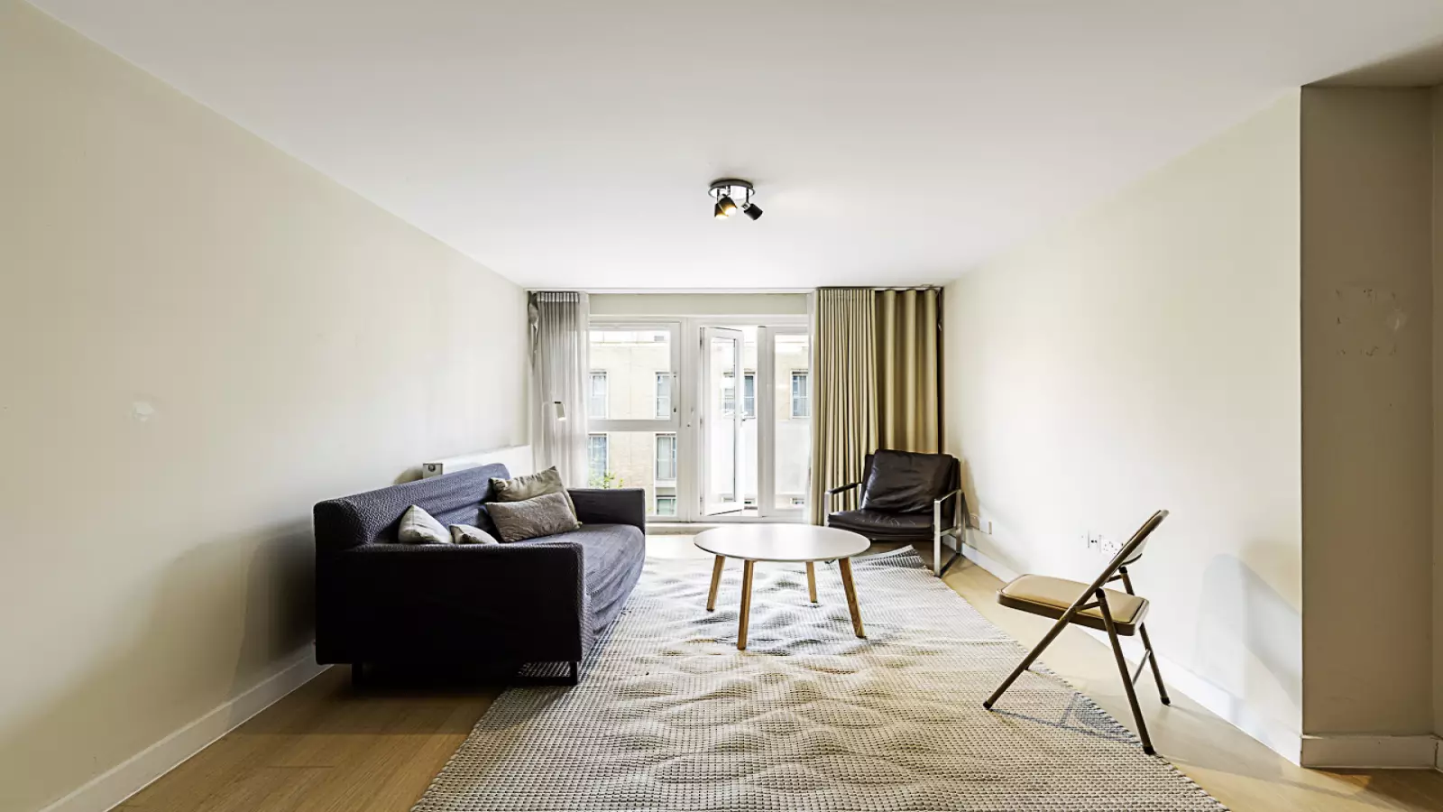 Flat Burton Mews in City of Westminster