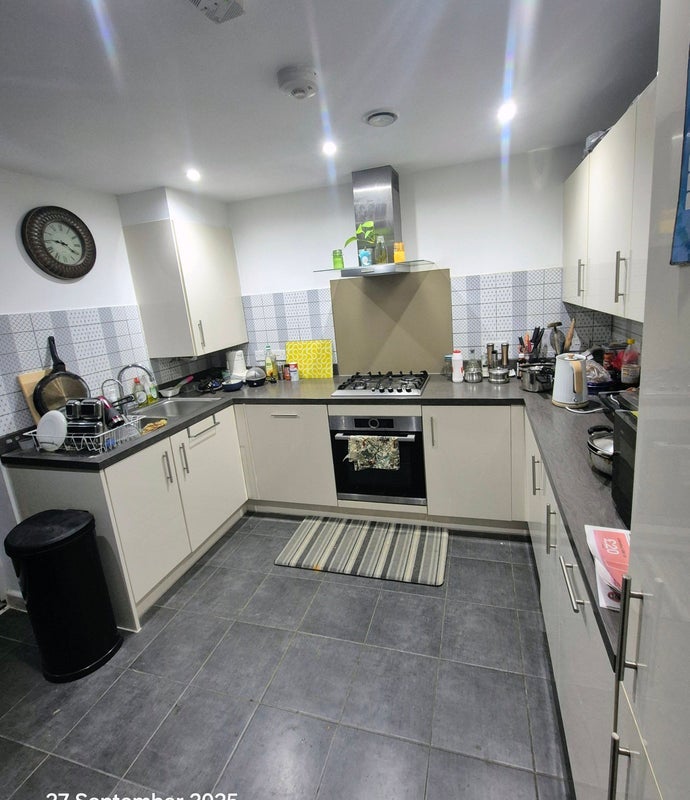 Room Finefield Walk1 in Slough