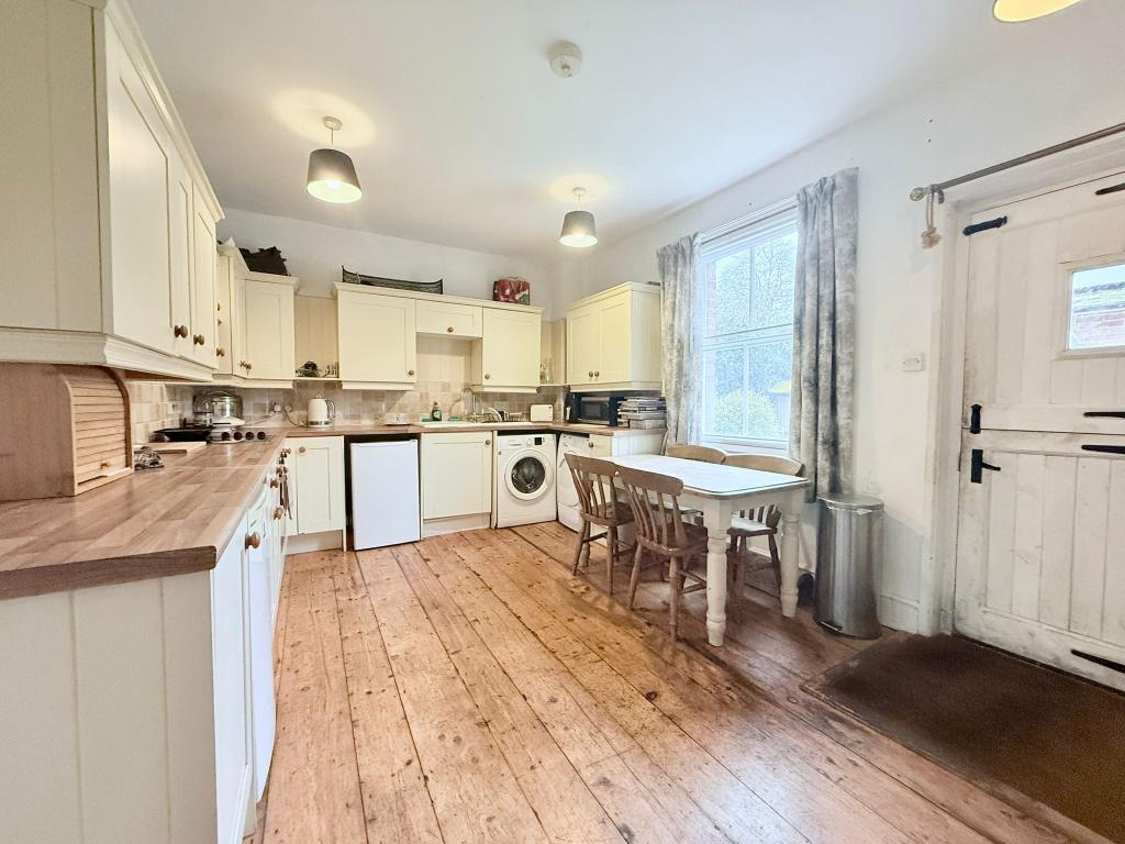 Room East Tytherley Road in Test Valley