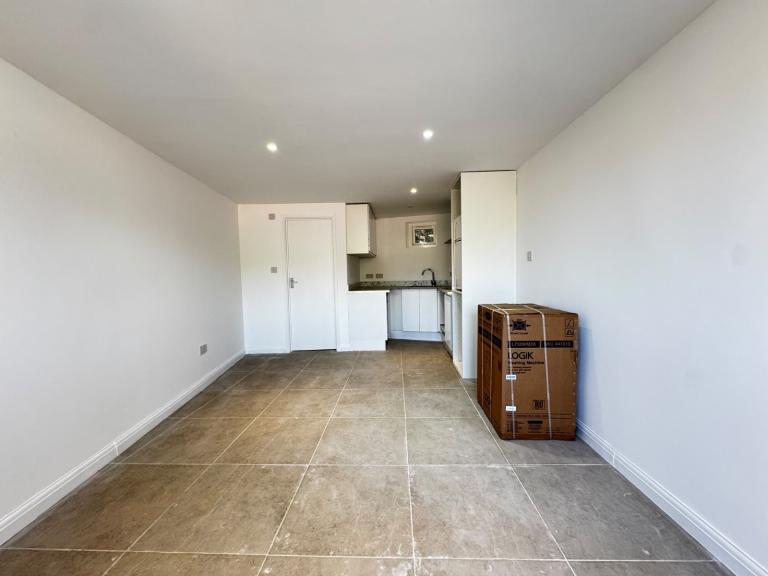 Flat Jonson Close in Greater London