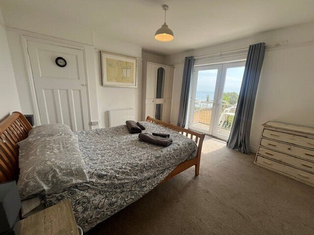 Room Main Road in Downderry