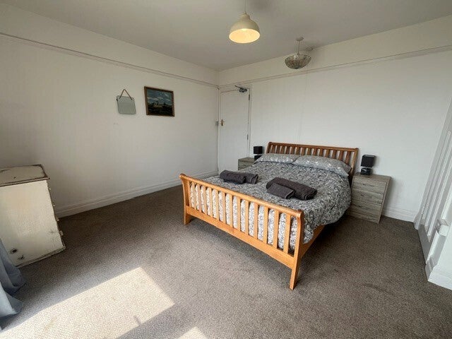 Room Main Road in Downderry