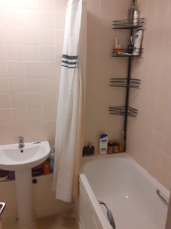 Room Pearscroft Road in Greater London