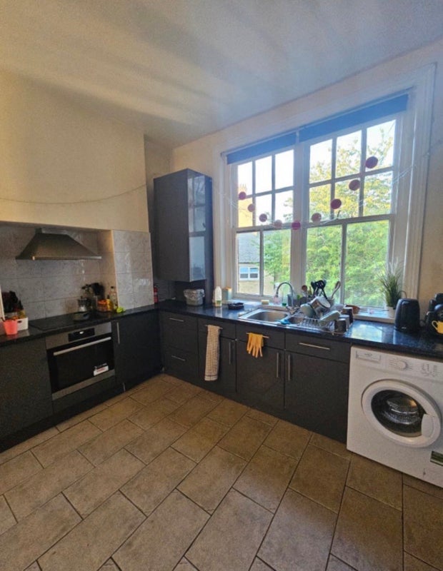 Room Elgin Avenue in City of Westminster
