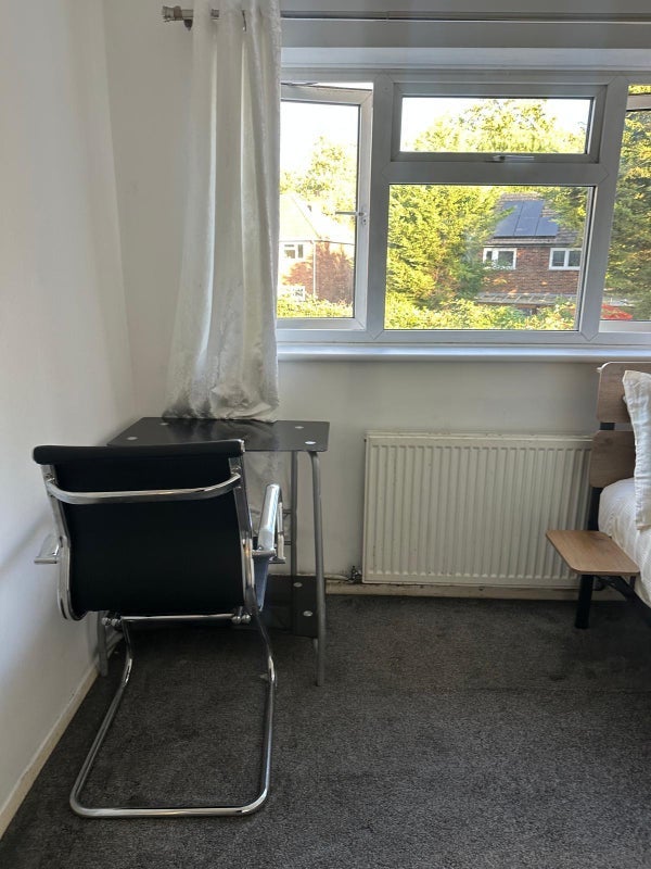 Room Veryan Close in Greater London