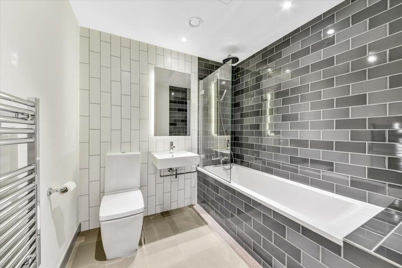 Room Royal Crest Avenue in Greater London