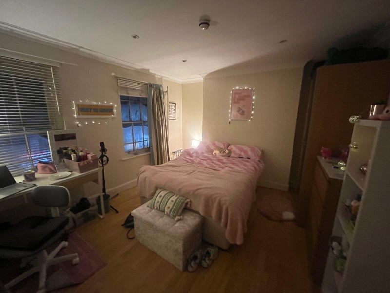 Room Camberwell New Road in Greater London