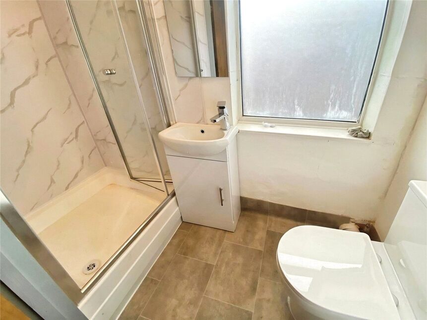 Room Heath End Road in Nuneaton and Bedworth