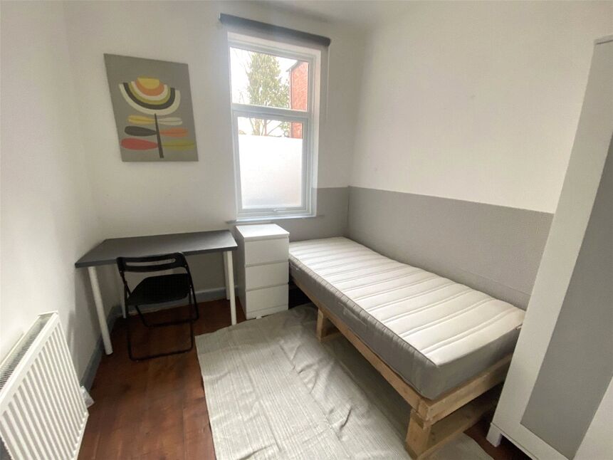 Room Heath End Road in Nuneaton and Bedworth