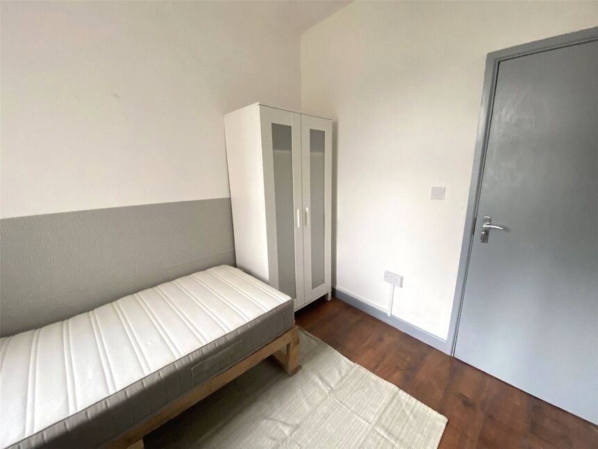 Room Heath End Road in Nuneaton and Bedworth