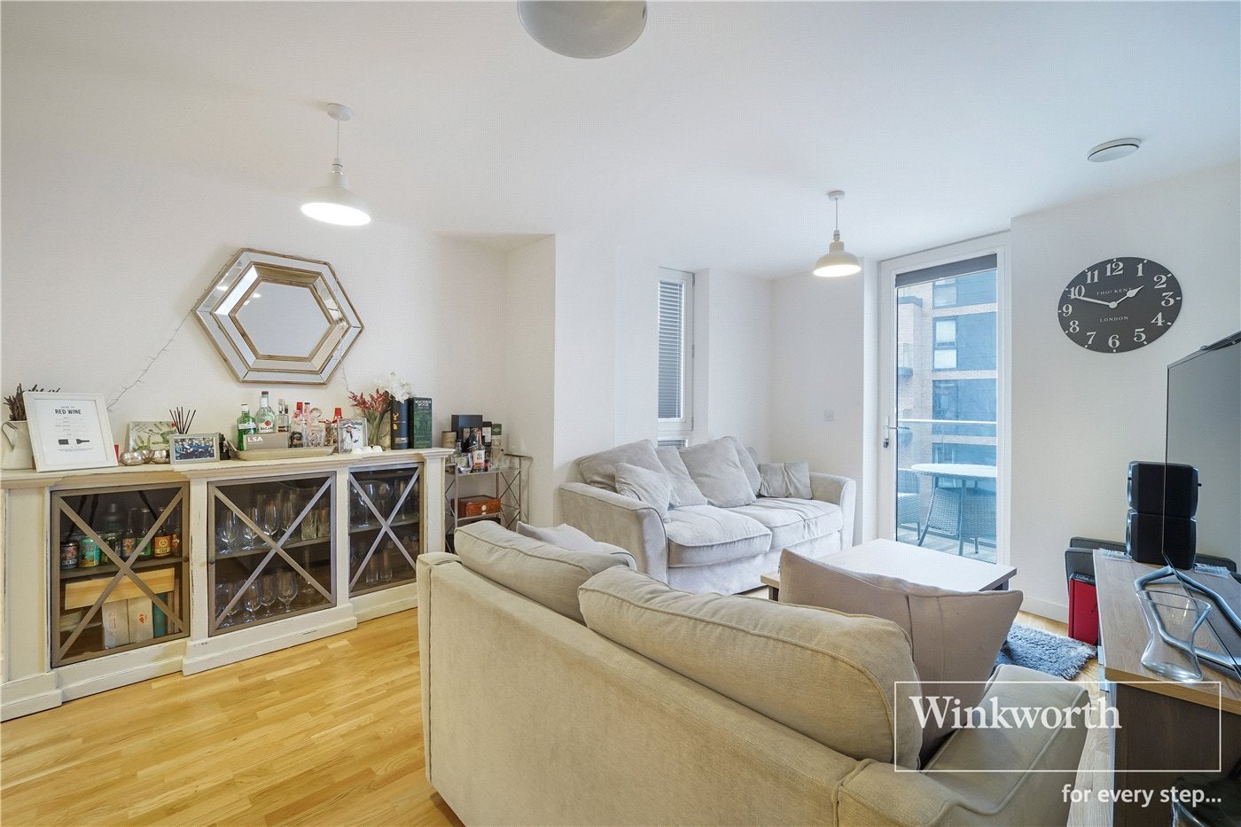 Flat Baltic Avenue in Greater London
