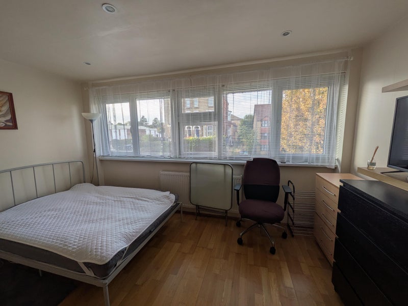 Room Warham Road in Greater London