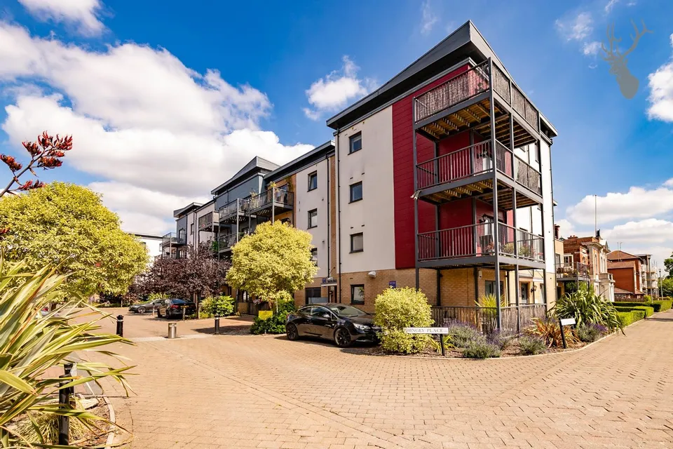 Flat Shingly Place in Greater London