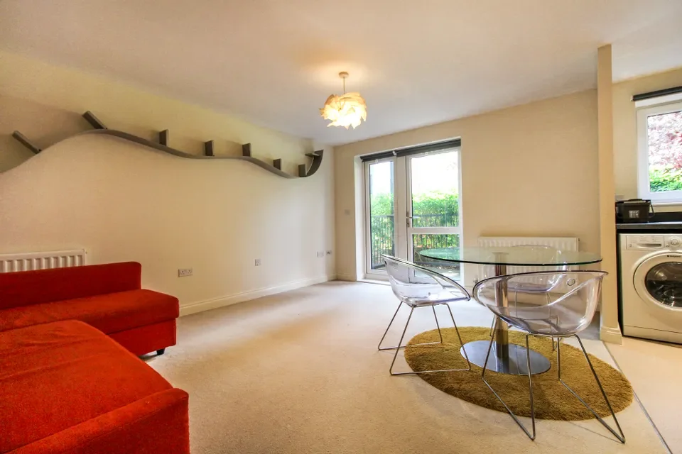 Flat Shingly Place in Greater London