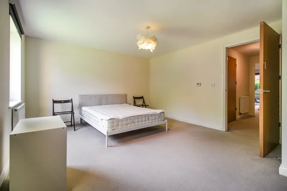 Flat Shingly Place in Greater London