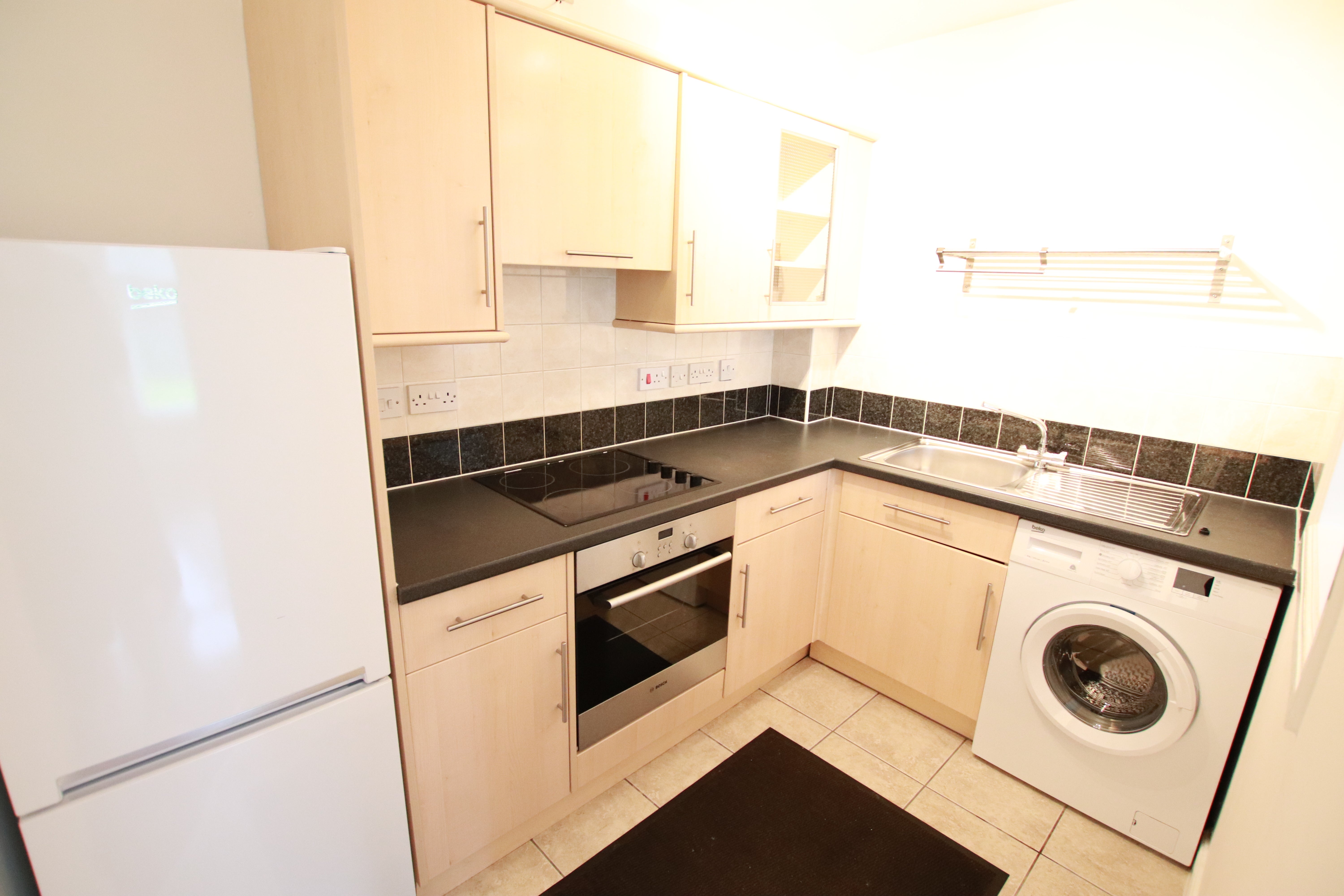 Flat Hughenden Gardens in Glasgow