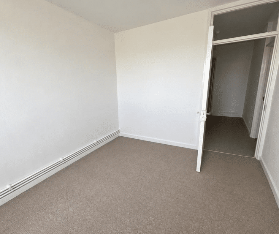Flat Milburn Lane in Greater London
