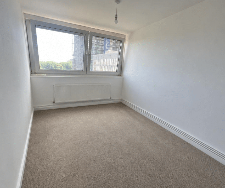 Flat Milburn Lane in Greater London