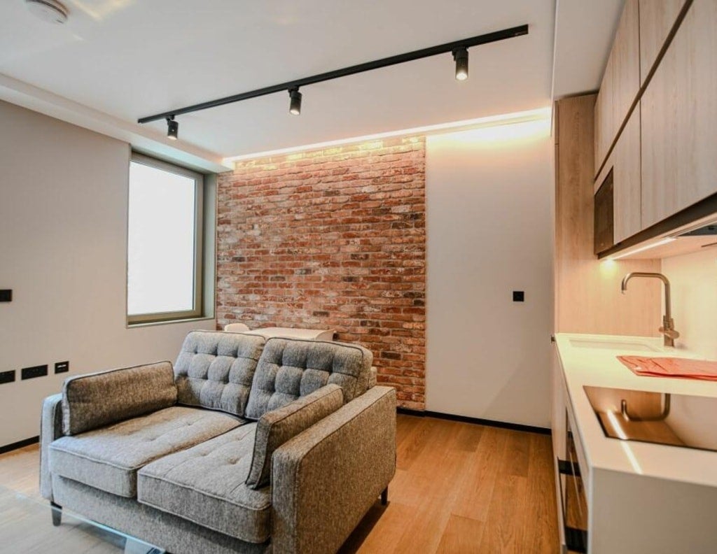 Flat Plough Yard in Greater London