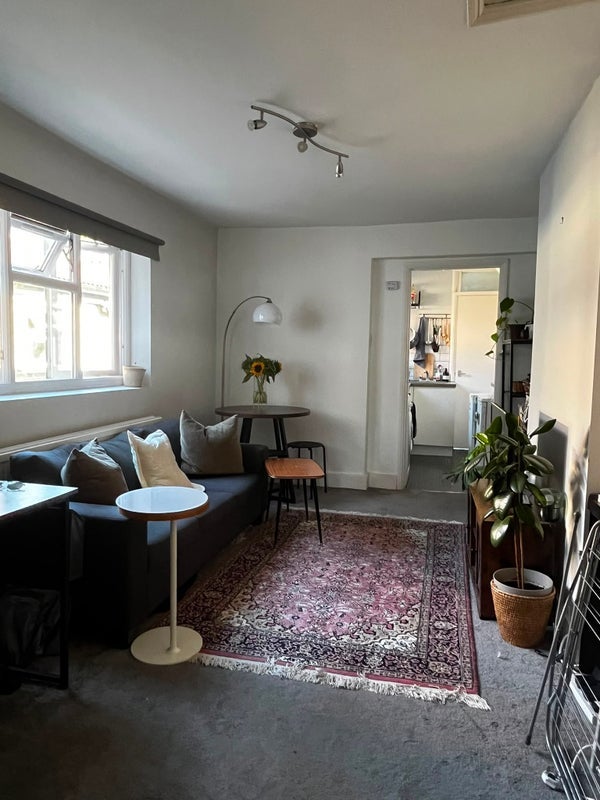 Room Antill Road in Greater London