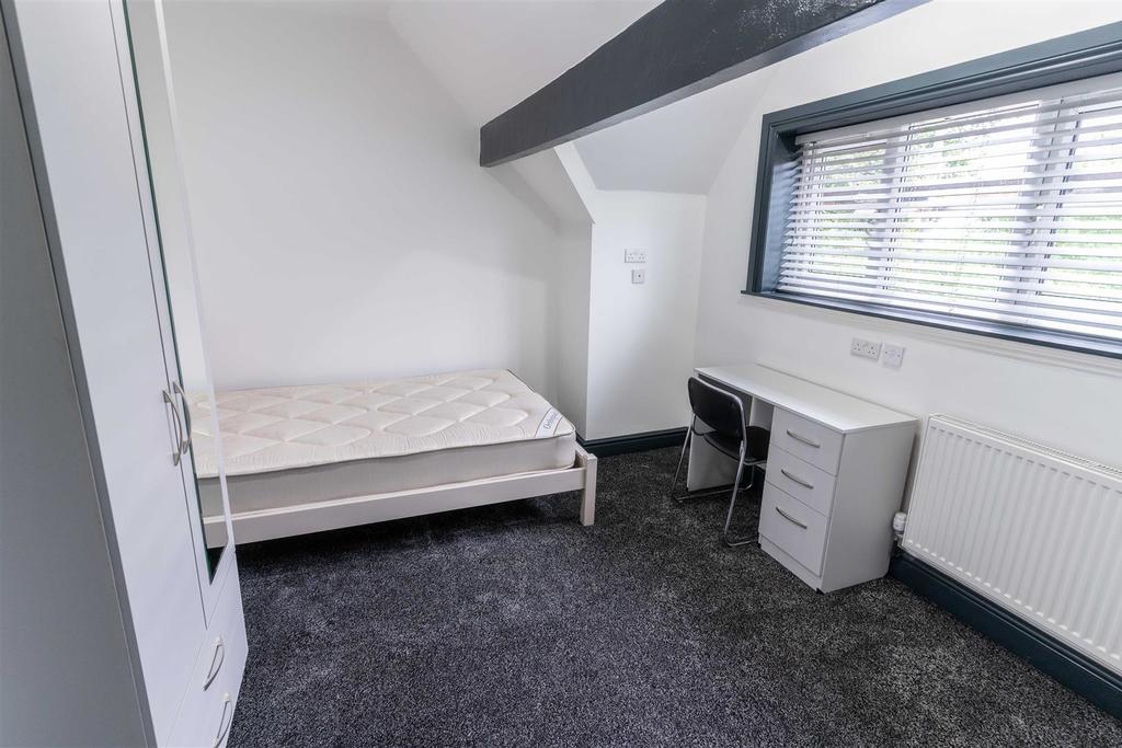Flat Bournbrook Road in Birmingham