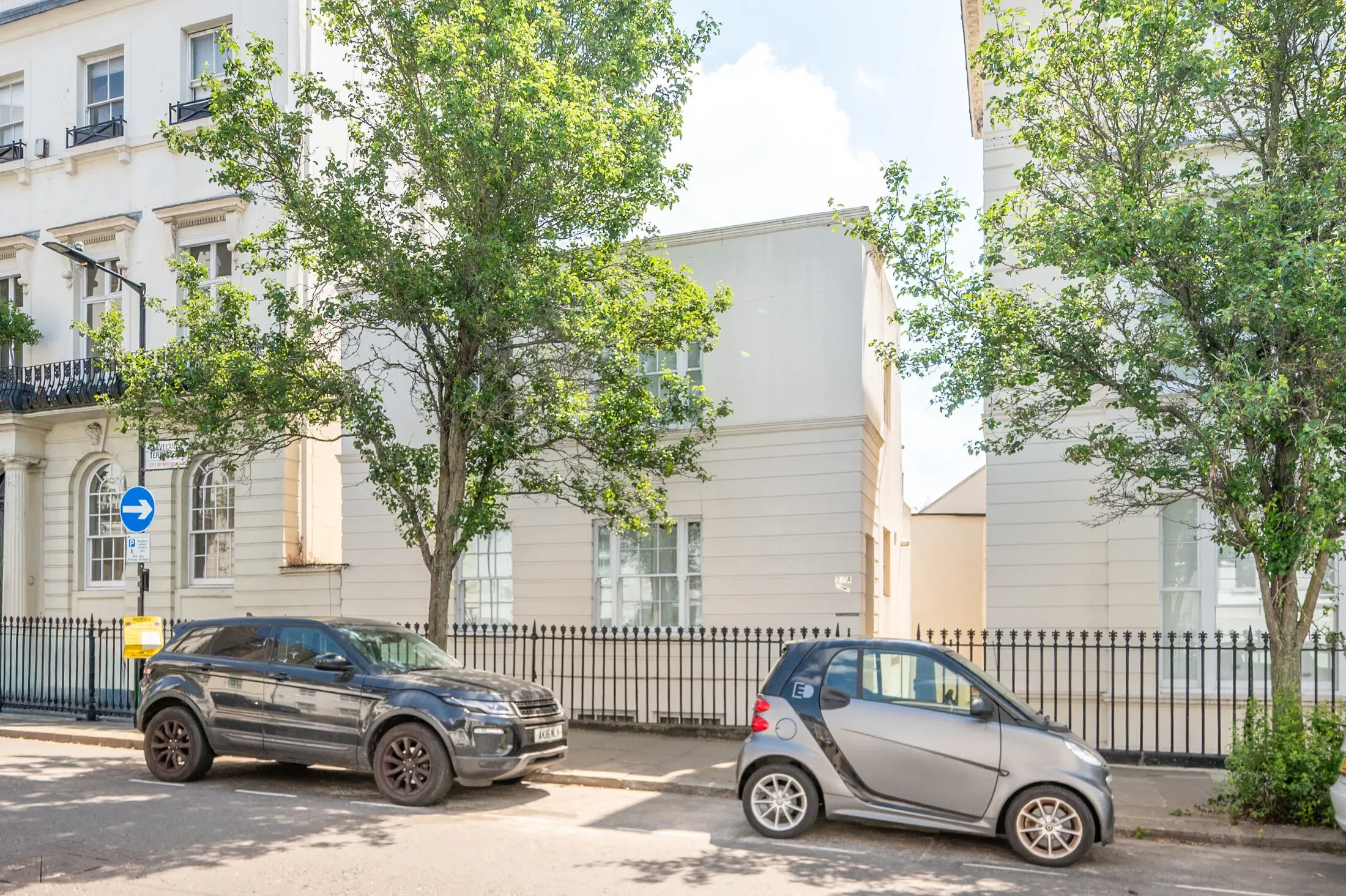 Flat Gloucester Terrace in City of Westminster