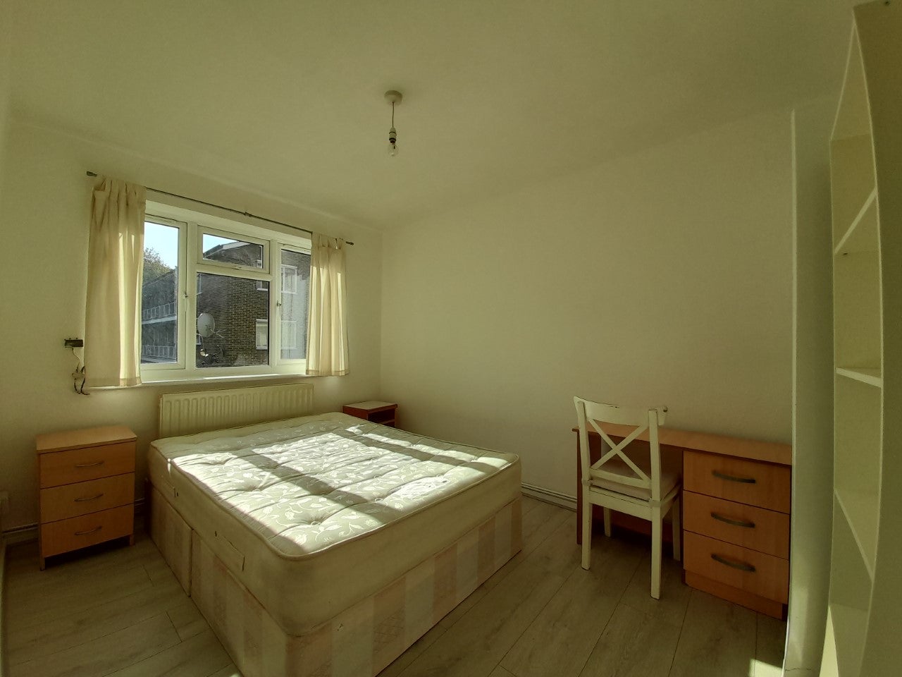 Flat Caldwell Street in Greater London