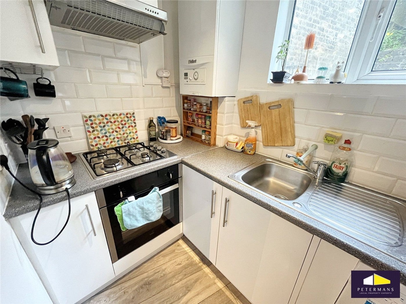 Flat Knollys Road in Greater London