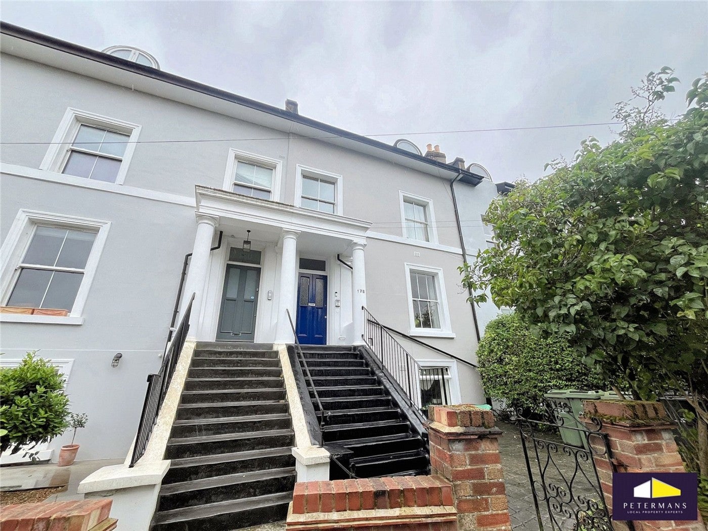 Flat Knollys Road in Greater London