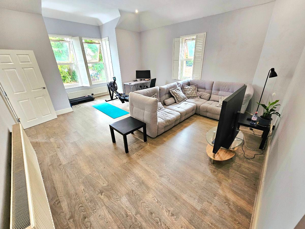 Flat Wilmslow Road in Manchester