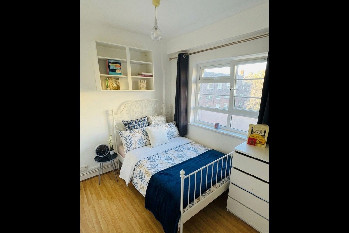 Room Cavendish Street in Greater London