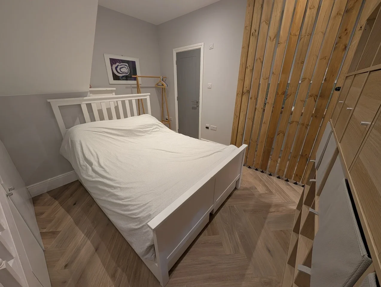 Flat Waller Road in Greater London