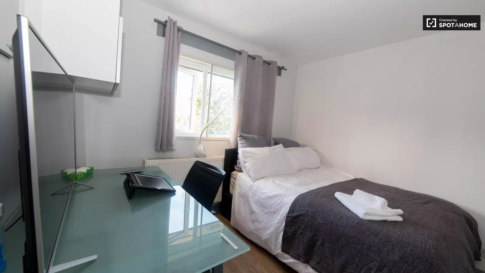 Flat Joshua Street in Greater London
