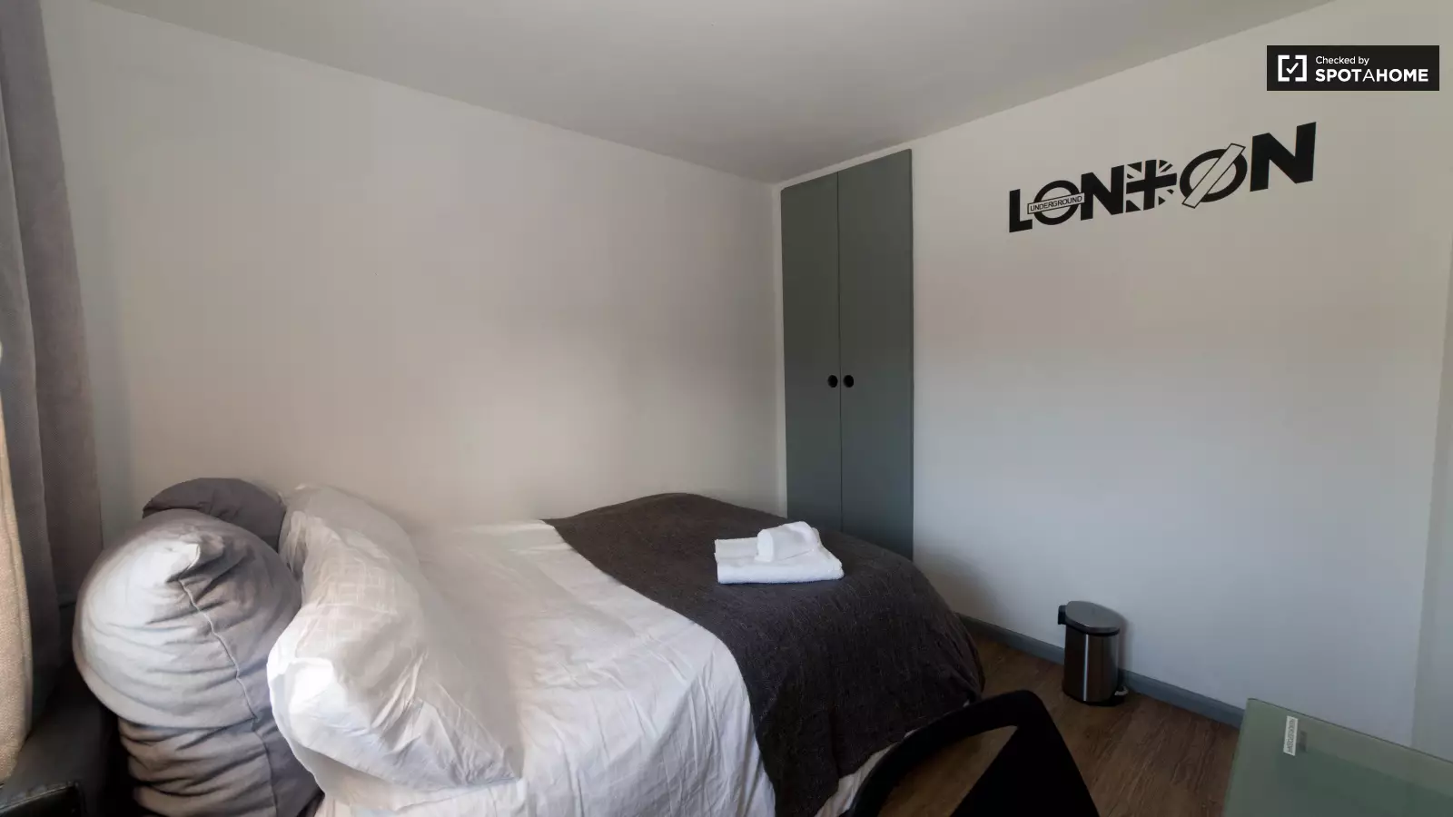 Flat Joshua Street in Greater London