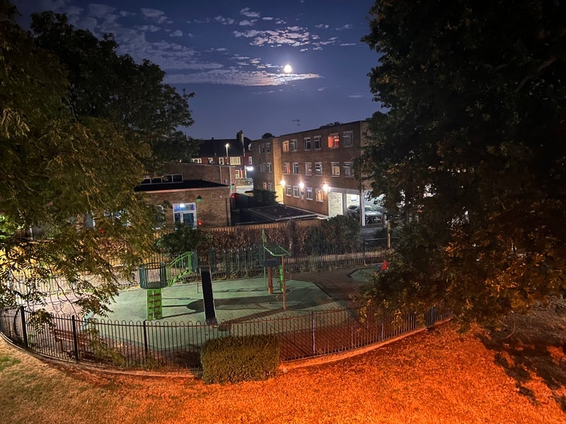 Room Belthorn Crescent in Greater London