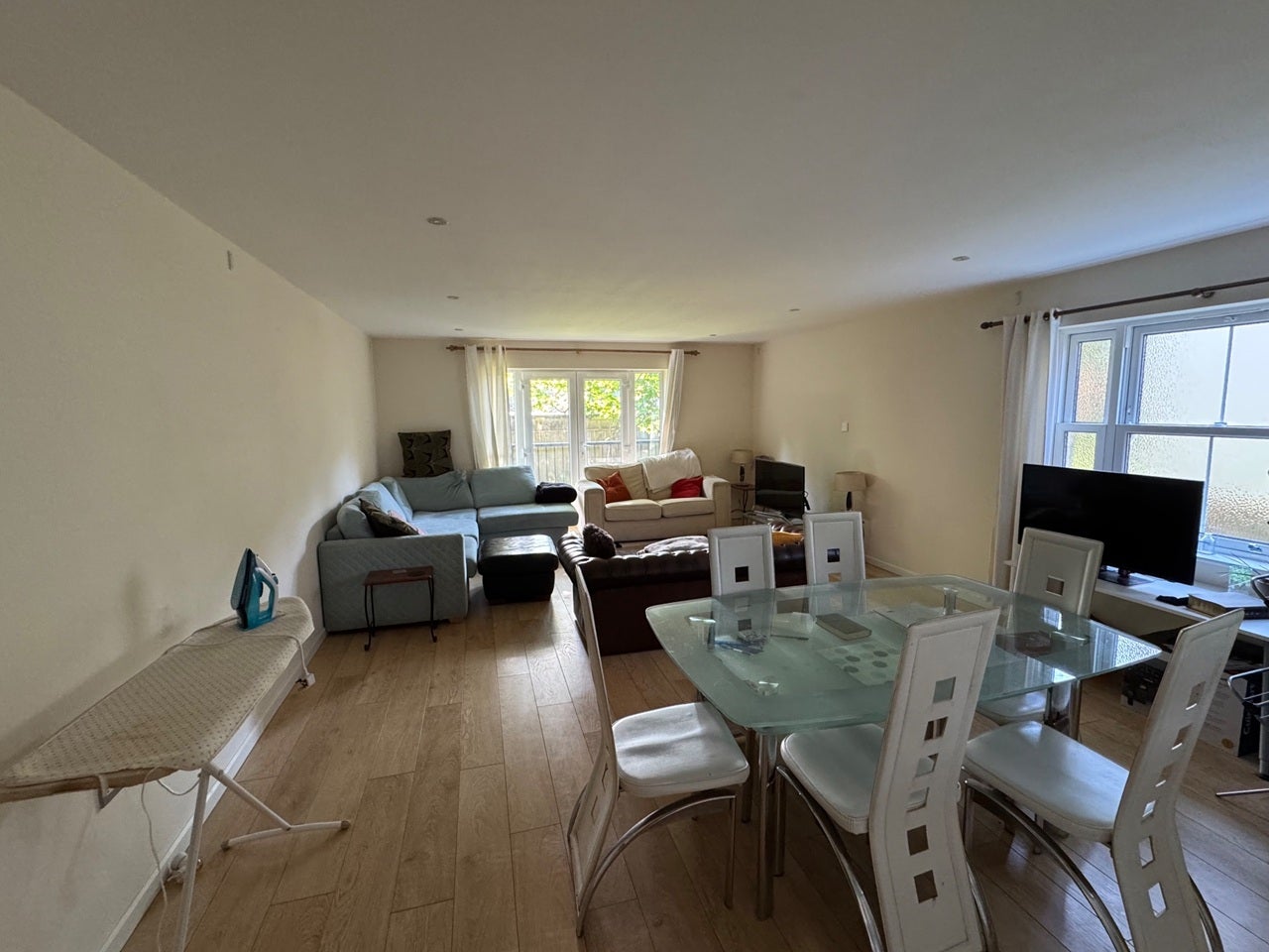 Room Manor Road in Bournemouth