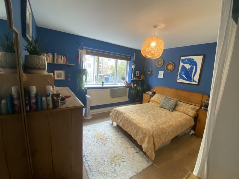 Flat Osman Close in Greater London