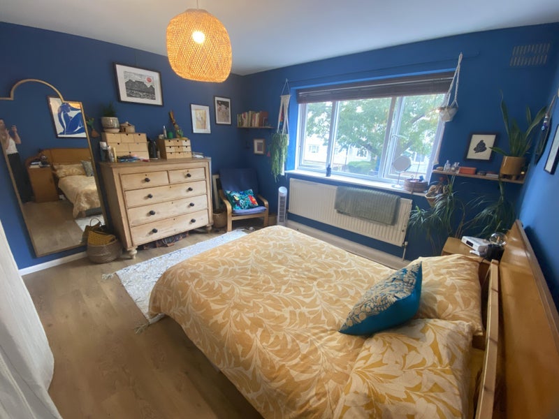 Flat Osman Close in Greater London
