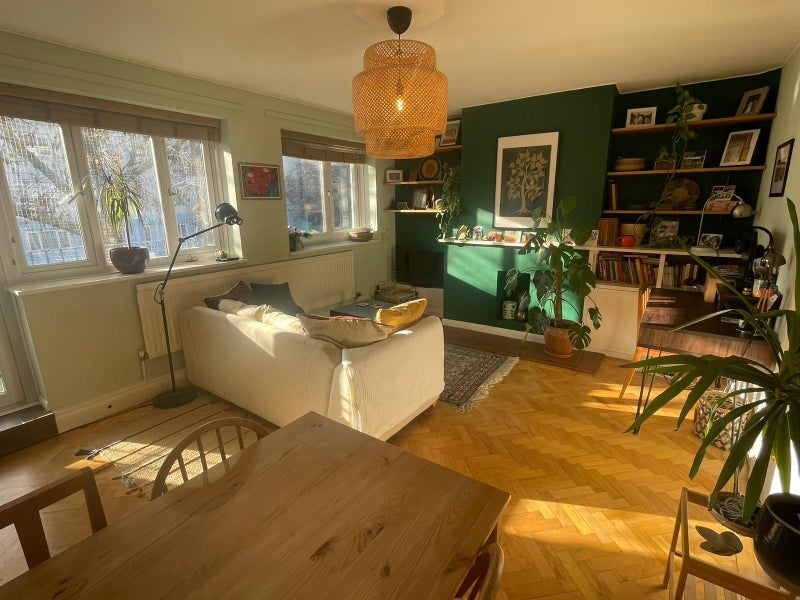 Flat Osman Close in Greater London