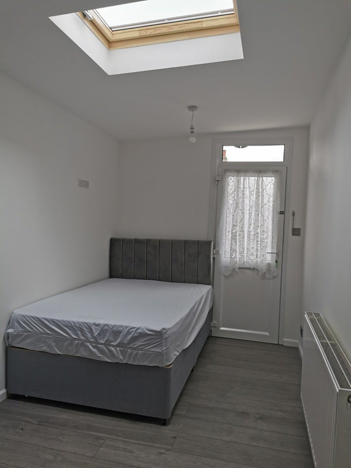 Flat Epsom Road in Greater London
