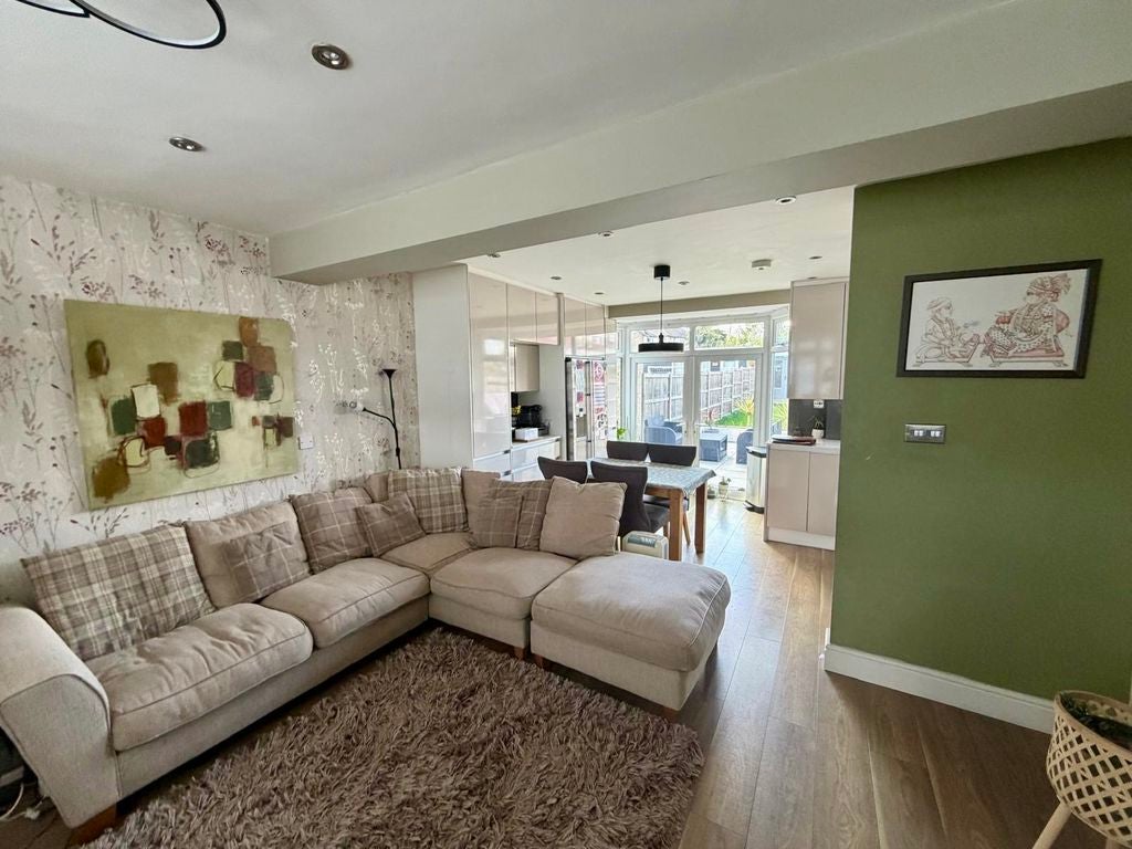 Flat Henley Avenue in Greater London