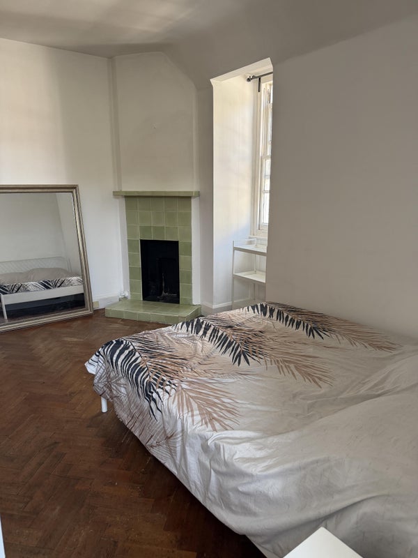 Room Moodkee Street in Greater London