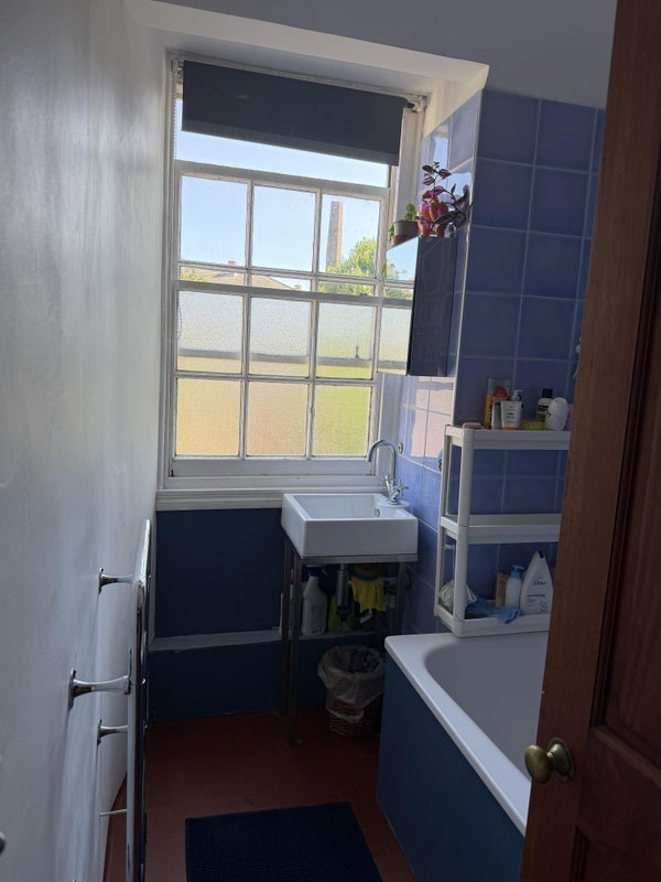 Room Moodkee Street in Greater London