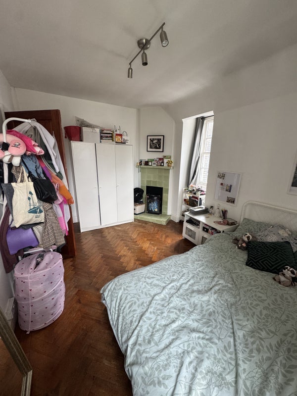 Room Moodkee Street in Greater London
