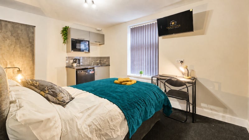 Room Hartshill Road in Stoke-on-Trent